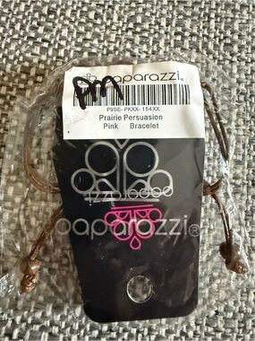 NWT Paparazzi Prairie Persuasion Pink Bracelet